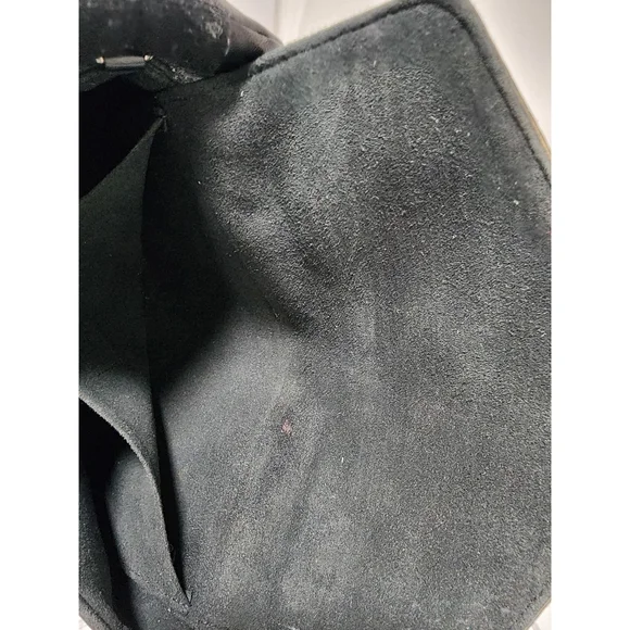 LOUIS VUITTON Epi Felicie Crossbody Bag Black - Picture 14 of 14